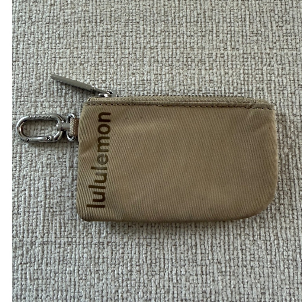 lululemon Beige Zip Cardholder Wallet Pouch w/ Key Ring Card Slots Logo